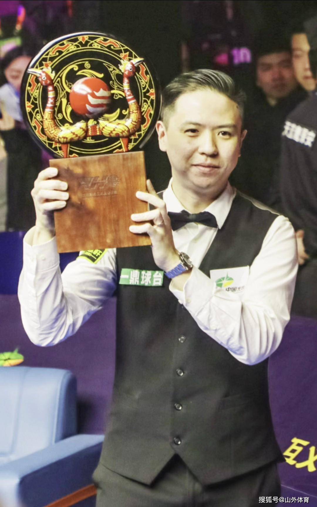 他的手感都 他的手感都