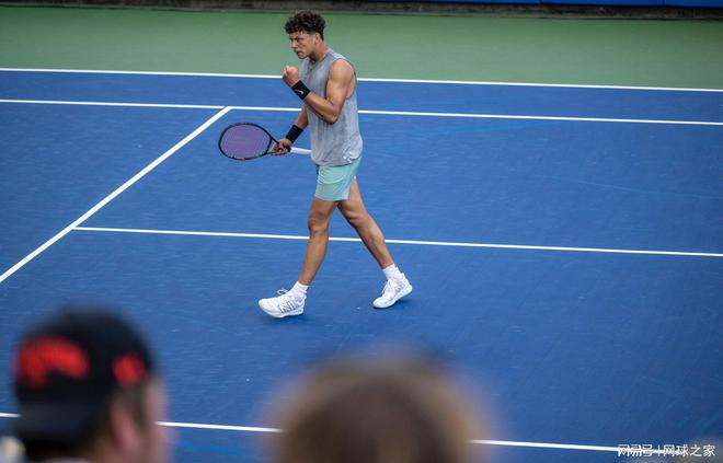 美巡球员明 美巡球员明