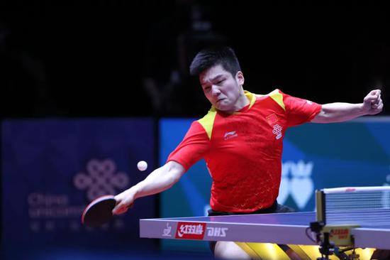 他们之间的 他们之间的